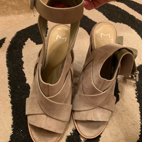 Sandals - Picture 1 of 6
